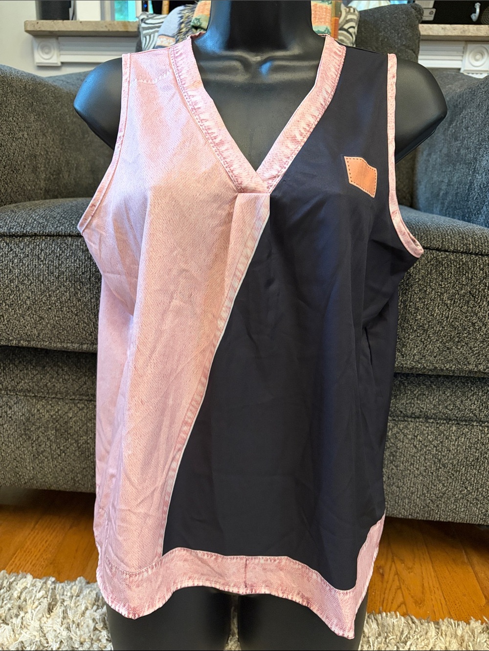 SHEIN Women’s Two-Tone Pink and Black V-Neck Tank Top size Small
